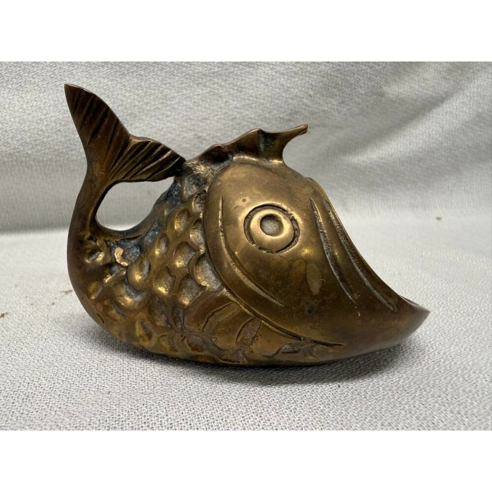 Walter Bosse Mid Century Modern Fish Sculpture Brass Ashtray 1950s 3.5" x2.5"